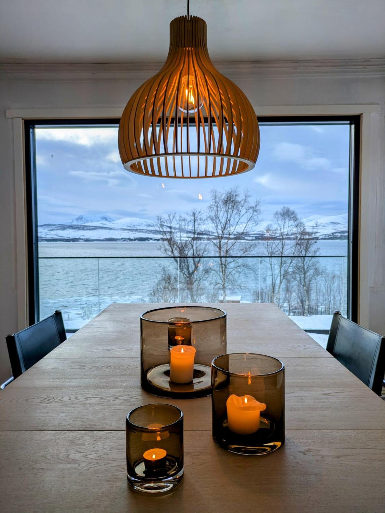 Hus Med Egen Strandlinje Tromsø Exterior foto